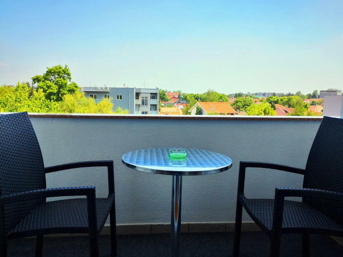 Apartment Lamar - Entry With Pin 0 - 24H, Underground Parking Garage, Elevator Slavonski Brod Zewnętrze zdjęcie